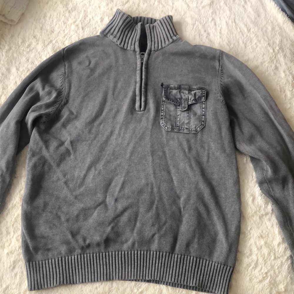 Men’s casual gray zip sweater